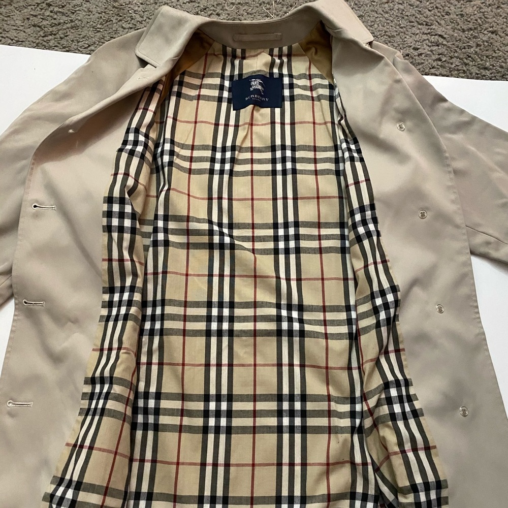 Burberry London women’s trench coat